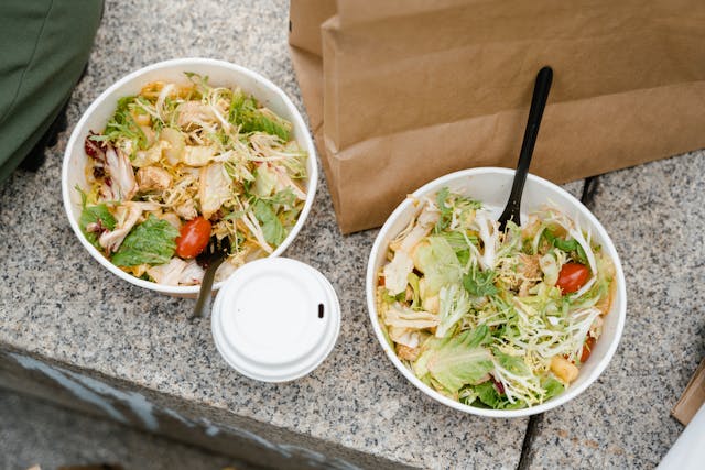 5 Nutritionist-Approved Hacks For Ordering Healthier Takeout