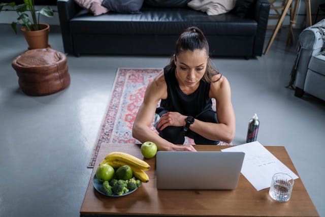 Desk Worker's Guide To Hitting 10K Steps A Day